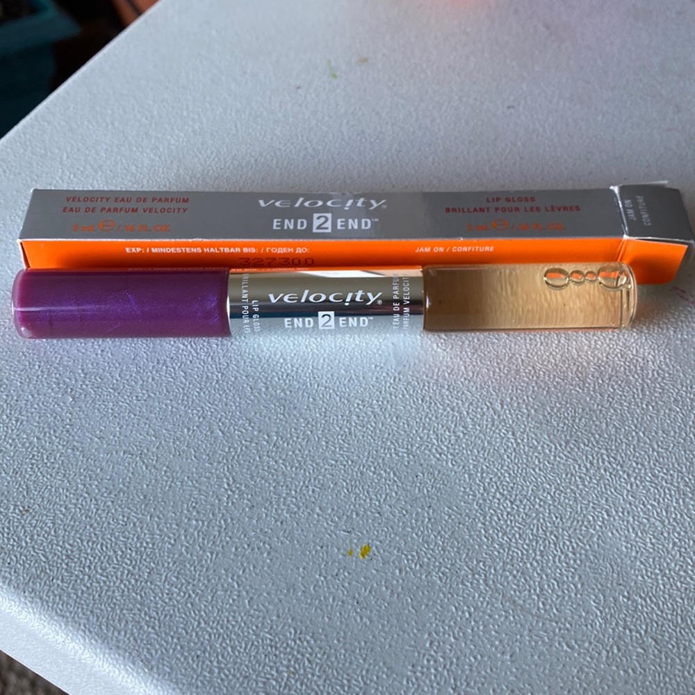 New Mary Kay End 2 End Velocity Perfume/Lip Gloss - Jam On
